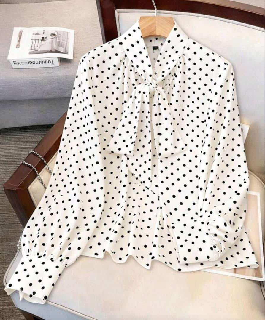 بلوزه منقطه